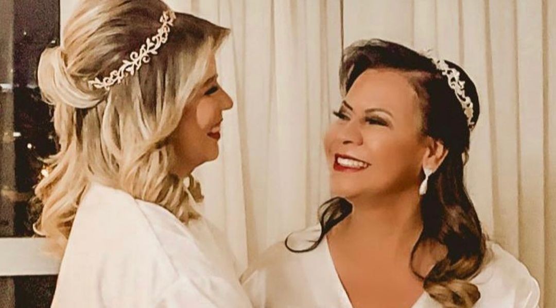 Marília Mendonça e sua mãe Ruth Moreira 