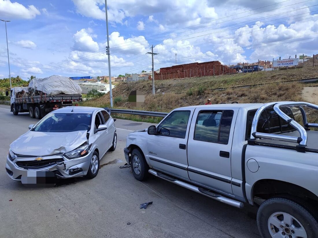 O acidente aconteceu no km 127,6 da rodovia