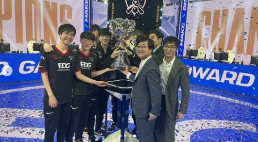 Worlds 2021: Edward Gaming é campeã mundial