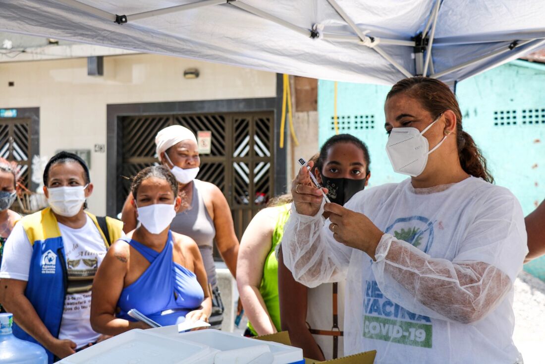 Campanha de vacinação itinerante na cidade do Recife