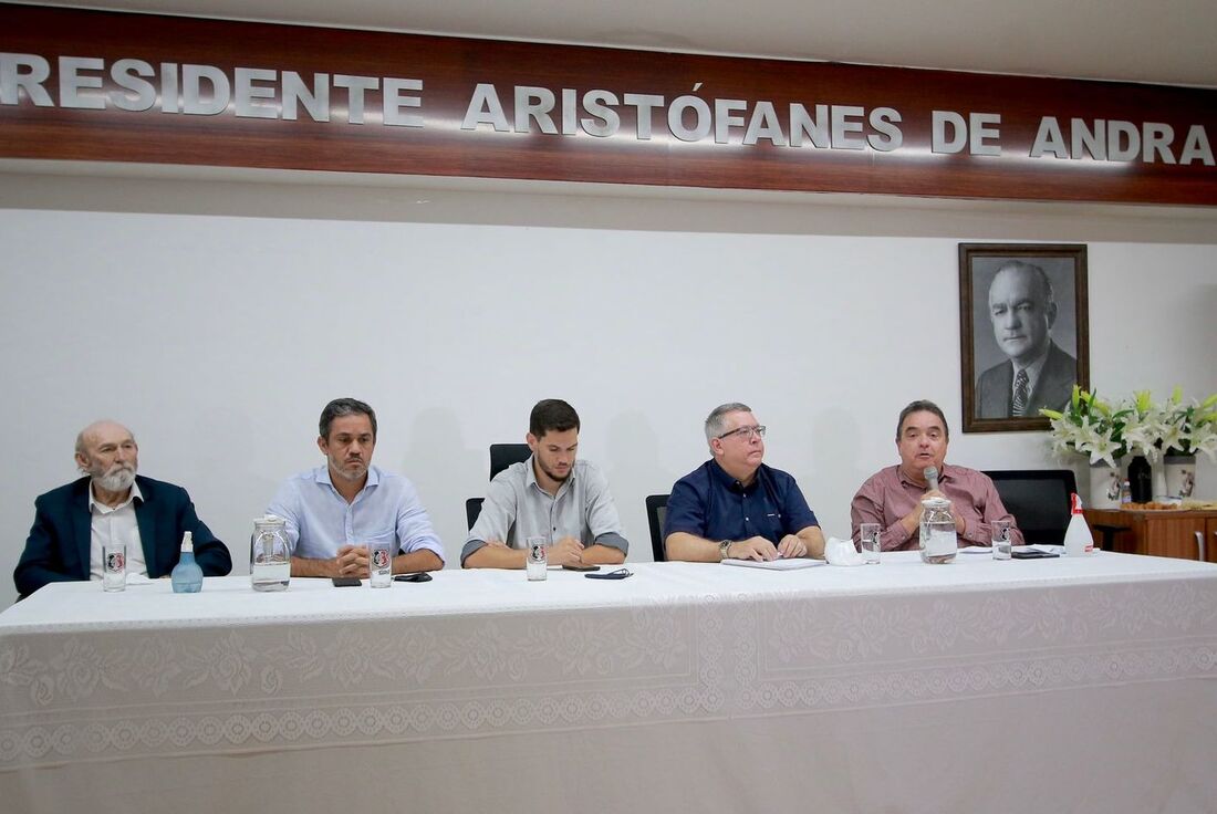 Coletiva de imprensa no Arruda para lançamento do colegiado de gestão