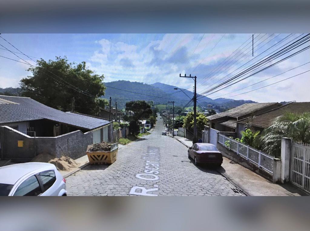 Rua Oscar Dickmann, no bairro de Itoupavazinha, em Blumenau, Santa Catarina
