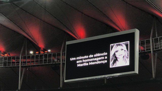 No Maracanã, Flamengo presta um minuto de silêncio em homenagem a Marília Mendonça