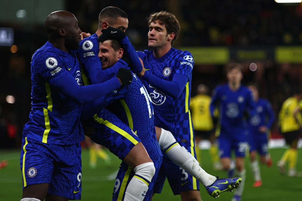 Chelsea vence Watford por 2x1