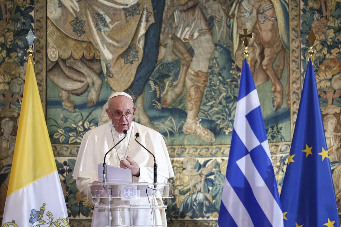 Papa Francisco faz um discurso durante uma reunião com o presidente grego no Palácio Presidencial em Atenas em 4 de dezembro de 2021