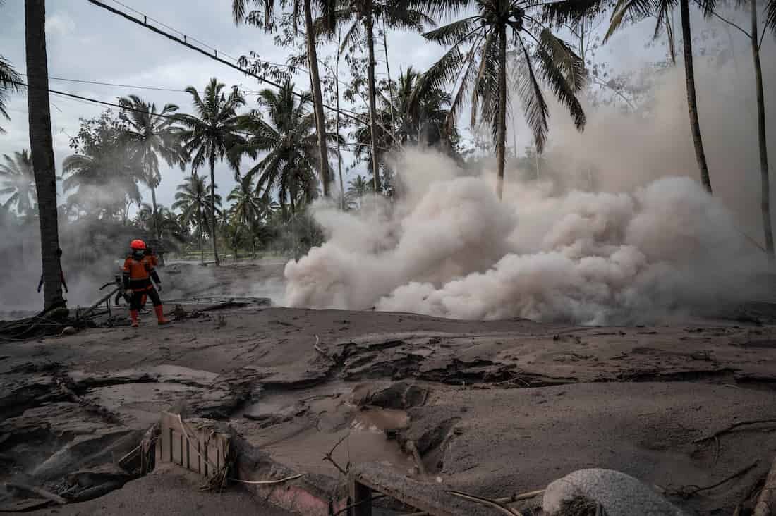 Erupção de vulcão na Indonésia