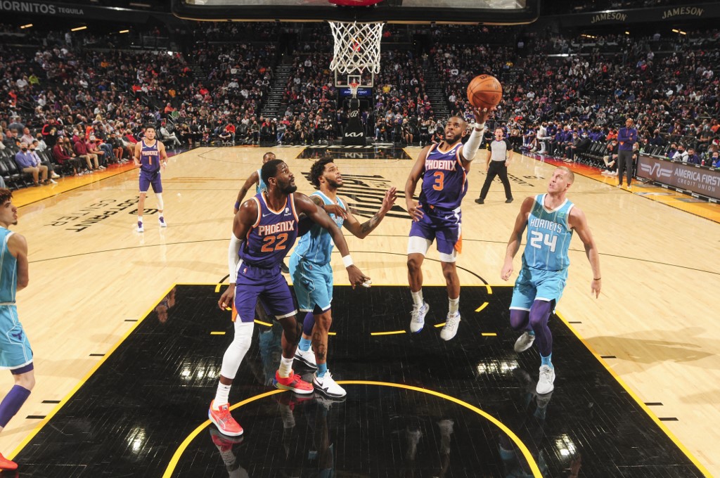 Partida da NBA entre Phoenix Suns e Charlotte Hornets