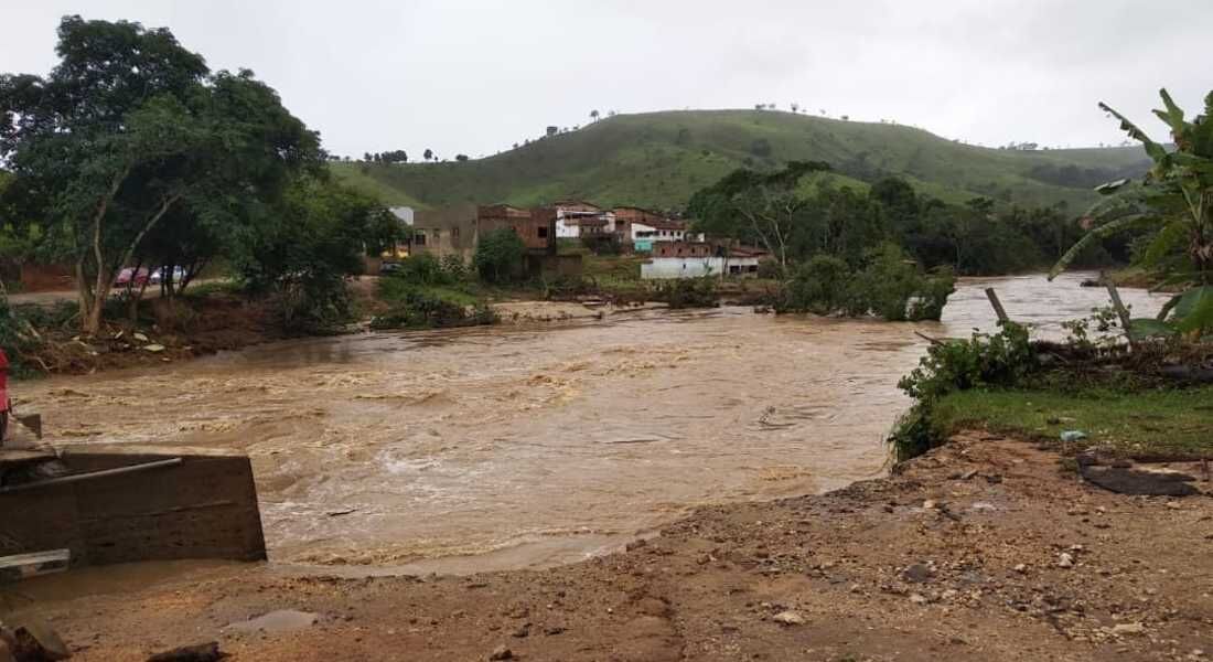 Cidades do Sul da Bahia chovem com fortes chuvas