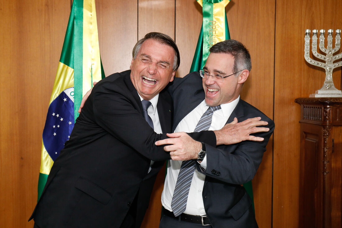 Jair Bolsonaro e André Mendonça