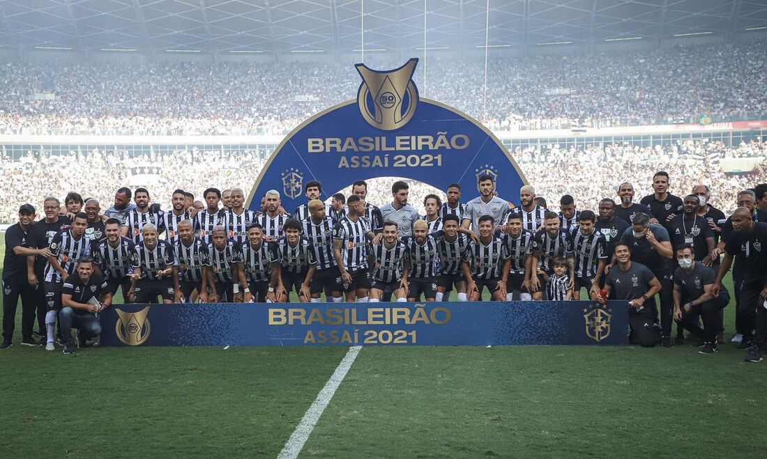 Em casa, Galo ergue taça de campeão diante da torcida