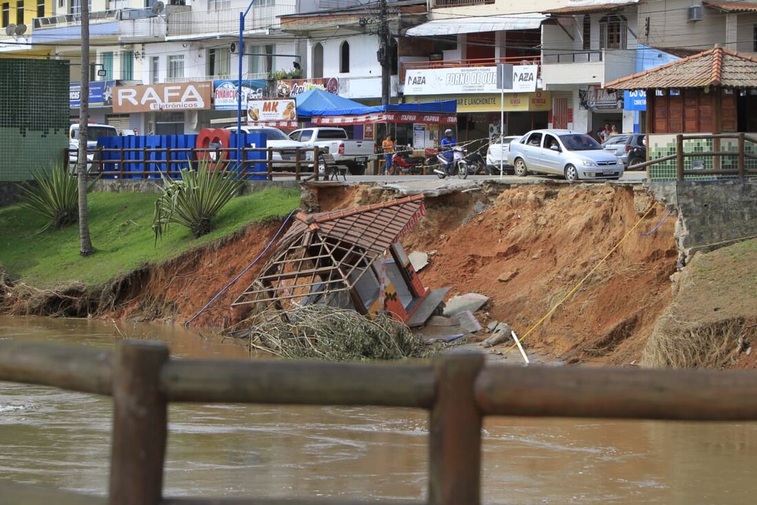 Deslizamento provocado por chuva no município de Lage, na Bahia