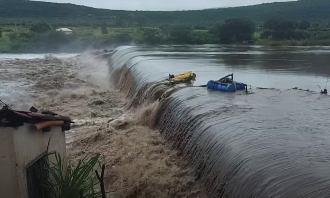 Barragem rompe na Bahia