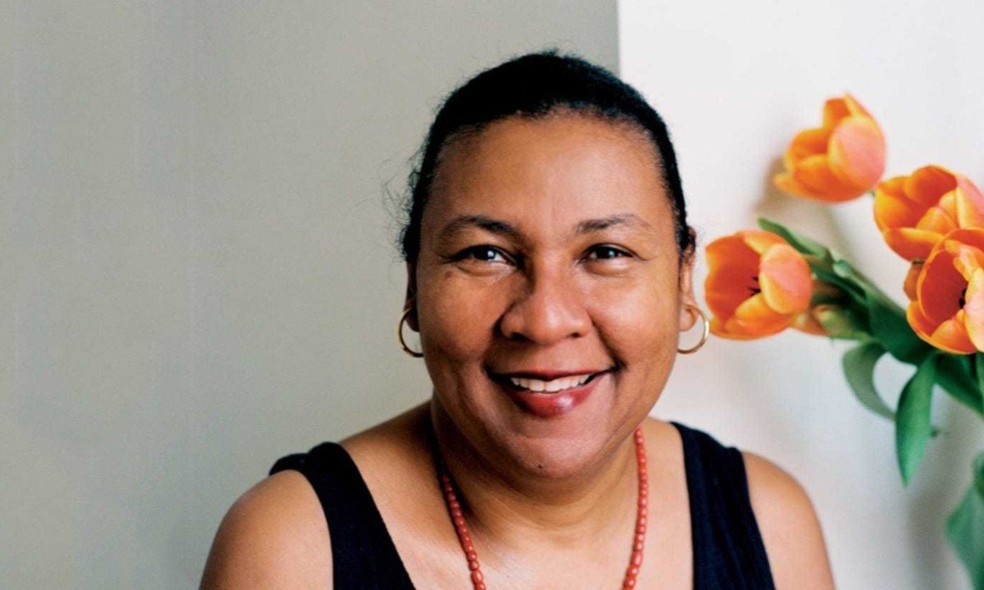 A escritora e ativista bell hooks morreu, nesta quarta-feira (15), aos 69 anos
