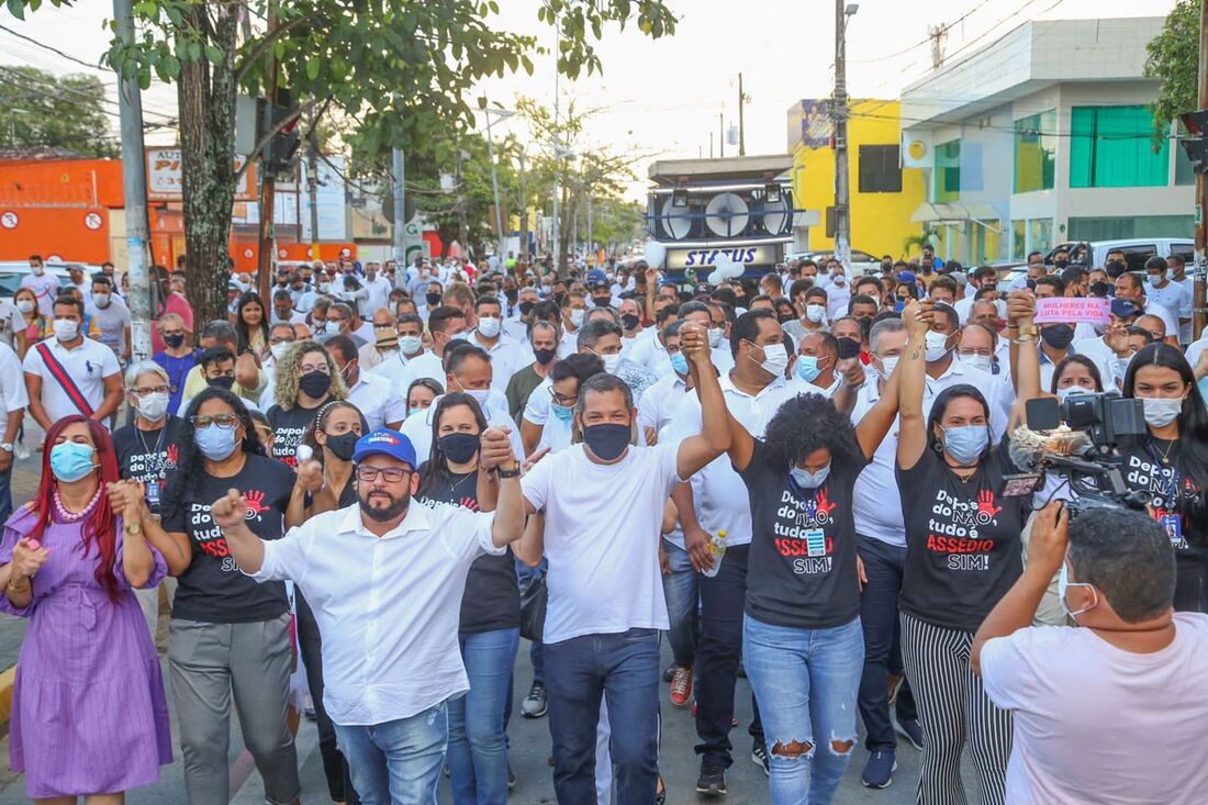 Caminhada para enfatizar o combate à violência contra a mulher