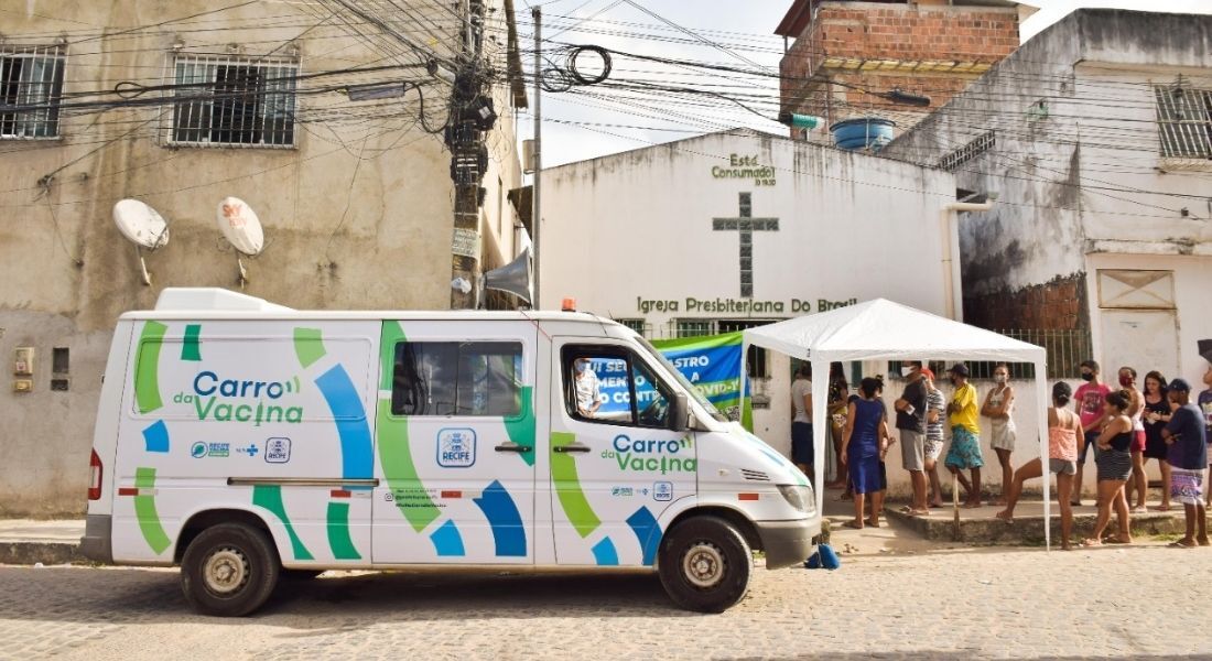 Carro da Vacina na cidade do Recife