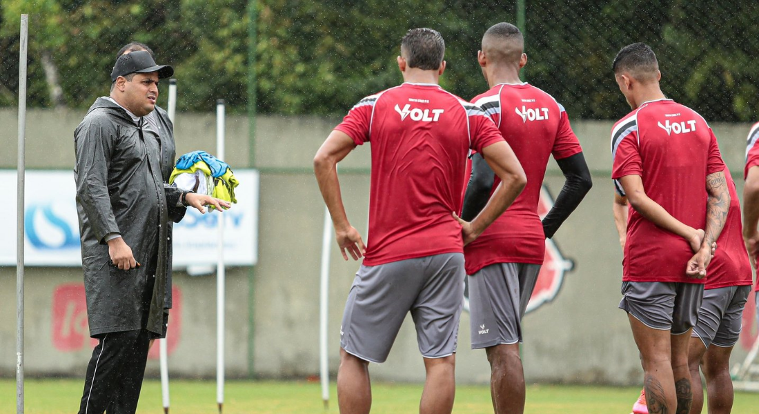 Leston comanda a pré-temporada do Santa Cruz visando o Pernambucano 