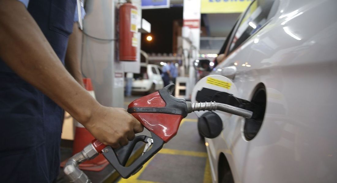 A gasolina foi o item que mais contribuiu para a inflação em novembro