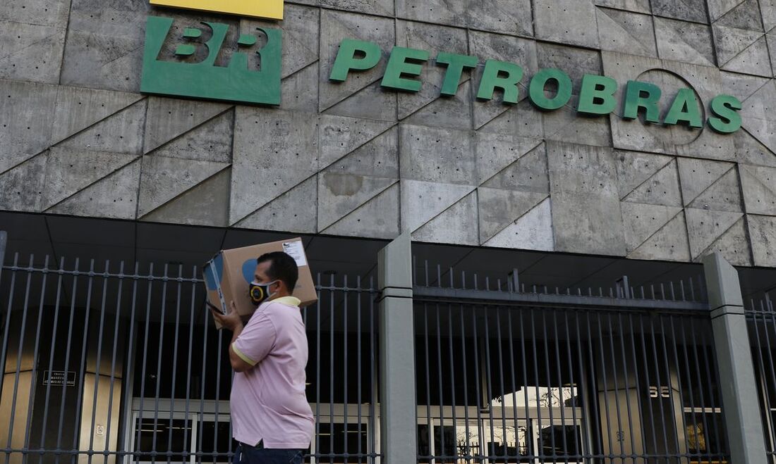 A Petrobras abriu inscrições para concurso público que selecionará 757 profissionais para cargos de nível superior 