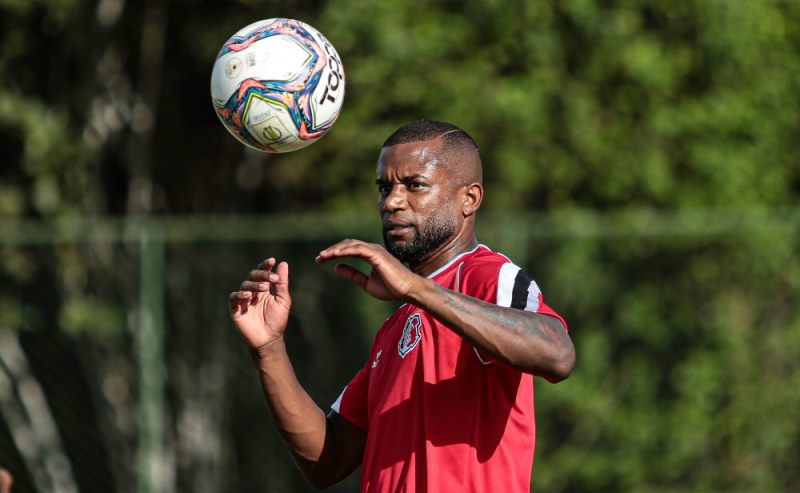 Gilberto, novo reforço do Santa