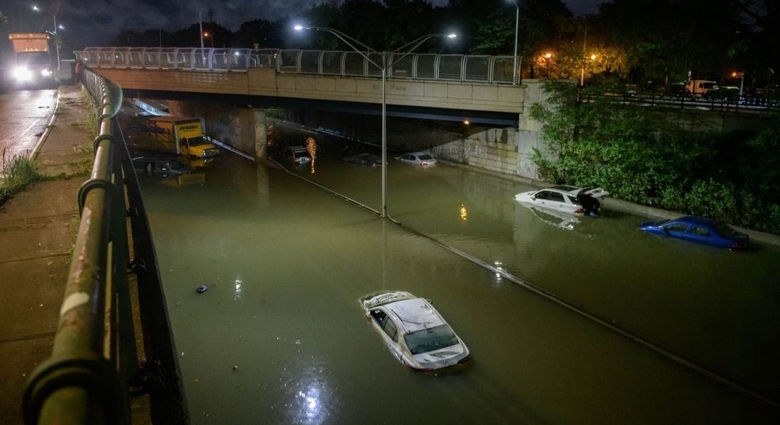 Região do Brooklyn, Nova Iorque, após a tempestade Ida em Agosto