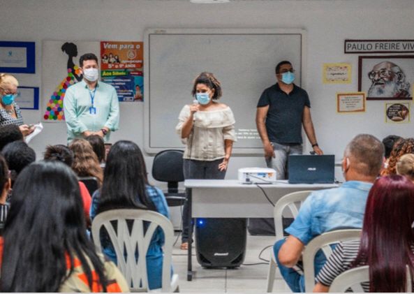 O evento ocorreu no auditório da própria sede e contou com uma apresentação musical dos instrutores da Escola Municipal de Música José Ladislau Pimentel