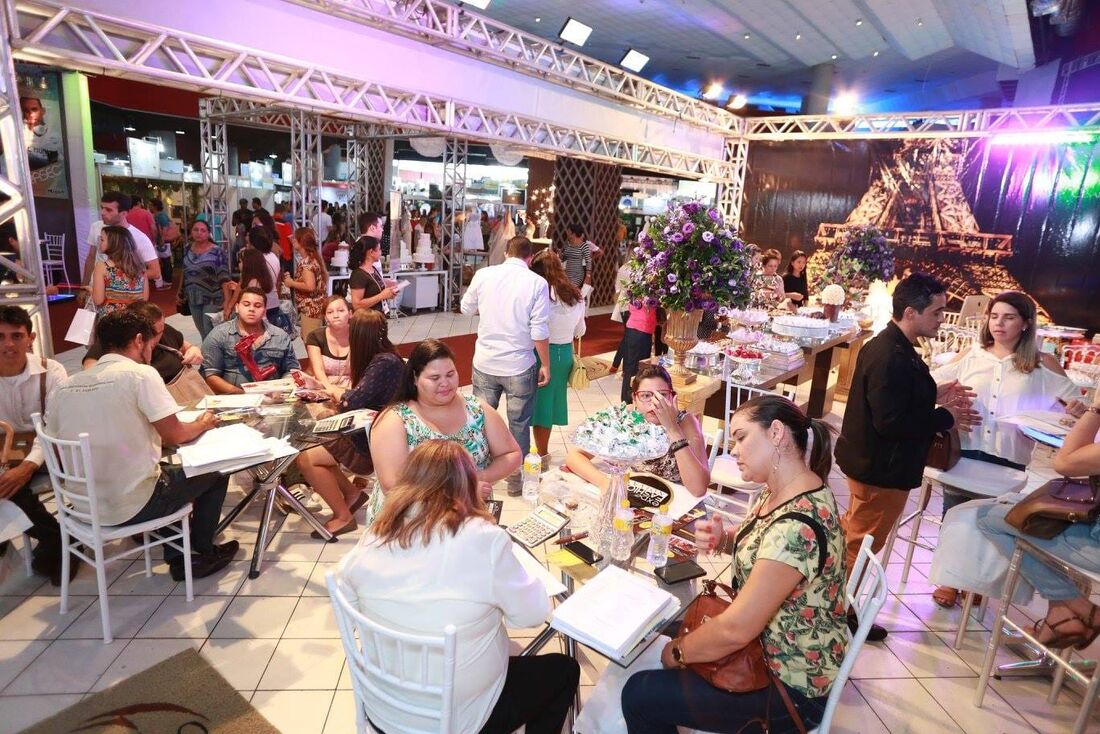 Sétima edição da Expo Fashion Noivas promove casamento social para cinco casais em 2022