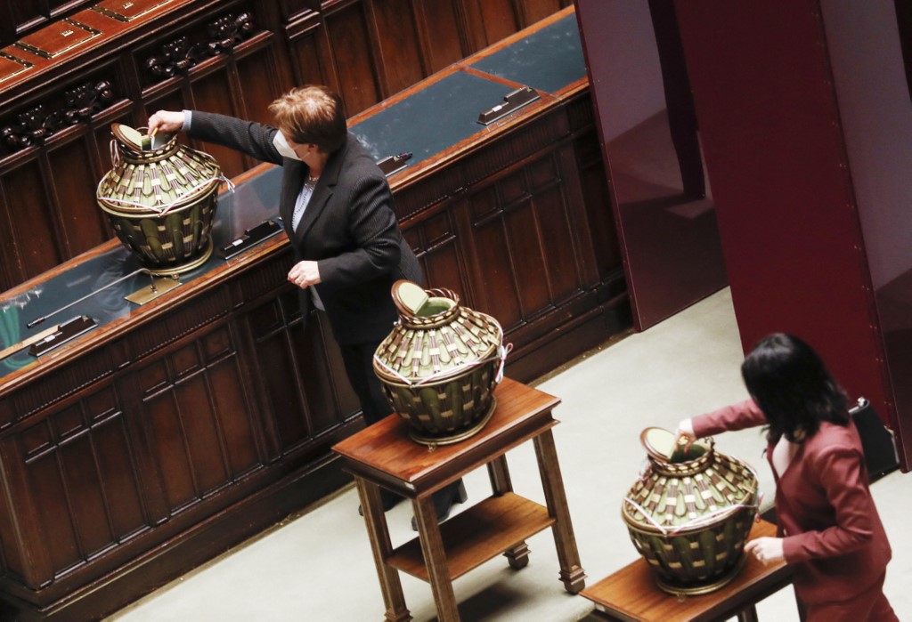 O Parlamento italiano inicia, nesta segunda-feira (24), a primeira rodada de votações para eleger o novo presidente da República