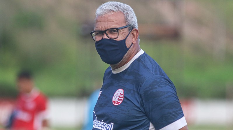 Hélio dos Anjos, técnico do Náutico