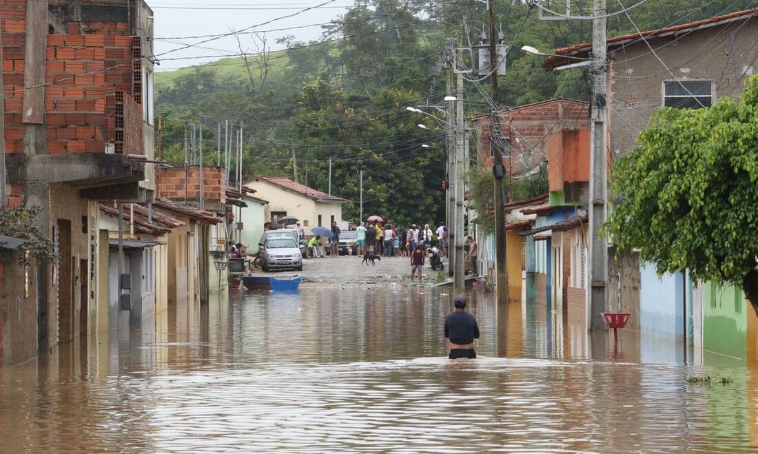 As recentes chuvas e suas consequências (inundações, alagamentos, deslizamentos etc) já desalojaram a 17.237 pessoas