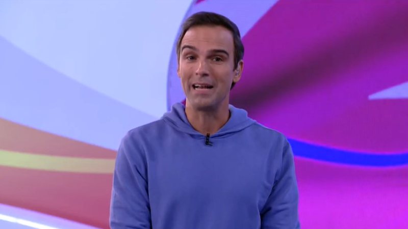 Tadeu Schmitd é o apresentador do programa