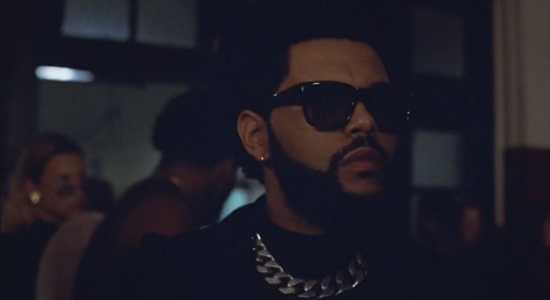 The Weeknd em clipe da música 'Sacrifice', parte do seu novo álbum 'Dawn FM'