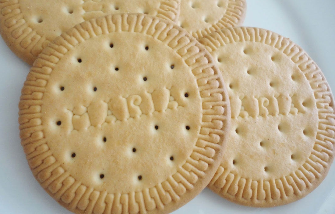 O que é bom pode ficar melhor ainda: biscoito Maria vira deliciosa sobremesa