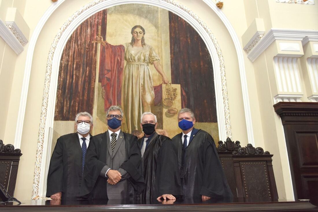 Antônio de Melo e Lima, 2º vice-presidente; Luiz Carlos de Barros Figueiredo, presidente; Antenor Cardoso Soares Júnior, 1º vice-presidente; e Ricardo de Oliveira Paes Barreto, corregedor-geral de Justiça