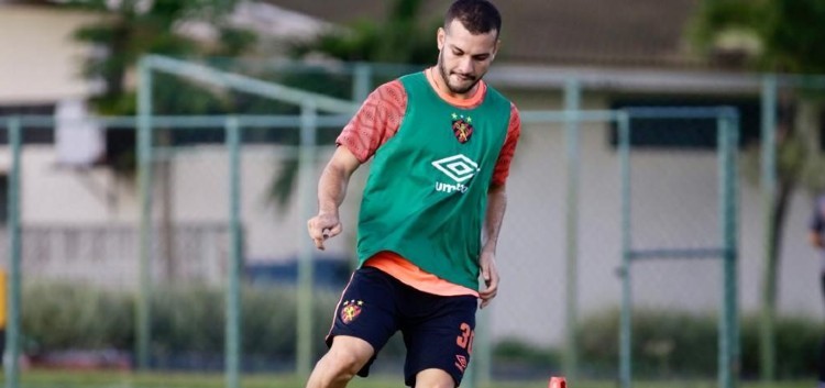 Pedro Naressi durante treino no CT do Sport