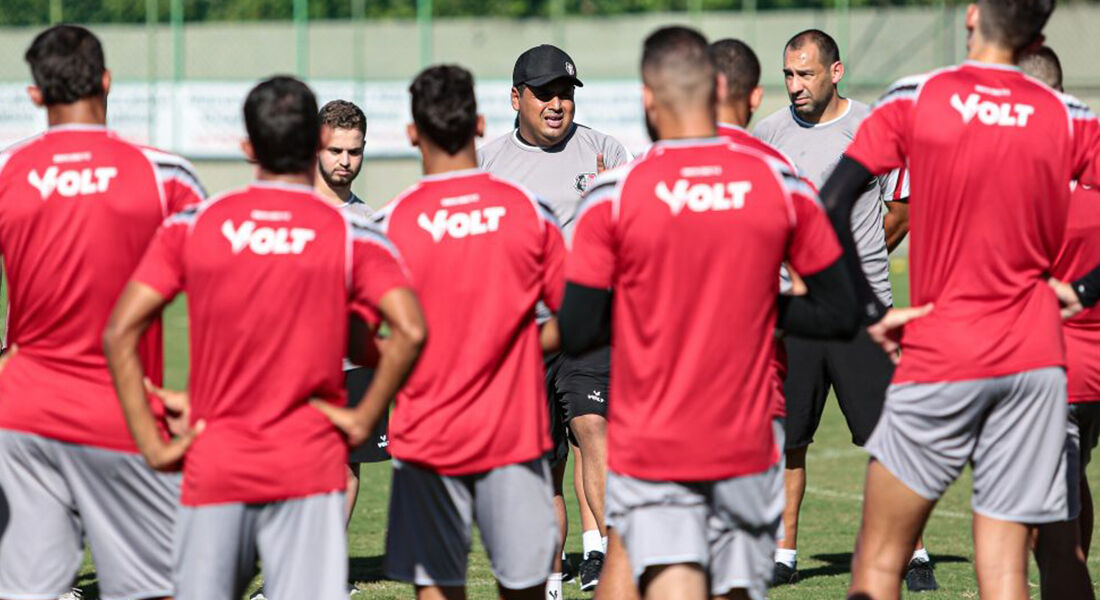 Elenco trabalha visando a estreia contra Caruaru City