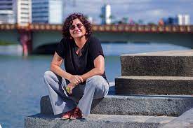 A vereadora Cida Pedrosa é a autora da lei municipal