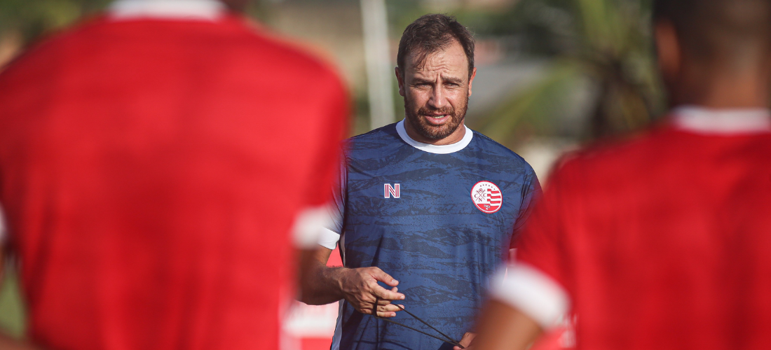 Felipe Conceição durante treino no Centro de Treinamento alvirrubro