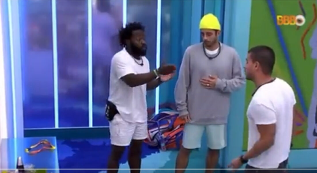 Arthur e DG se desentendem no quarto do líder