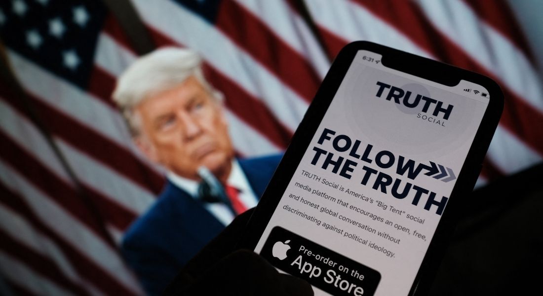 A rede social "Truth Social" surge como uma alternativa ao Facebook, Twitter e Facebook, de onde o ex-presidente dos EUA foi banido