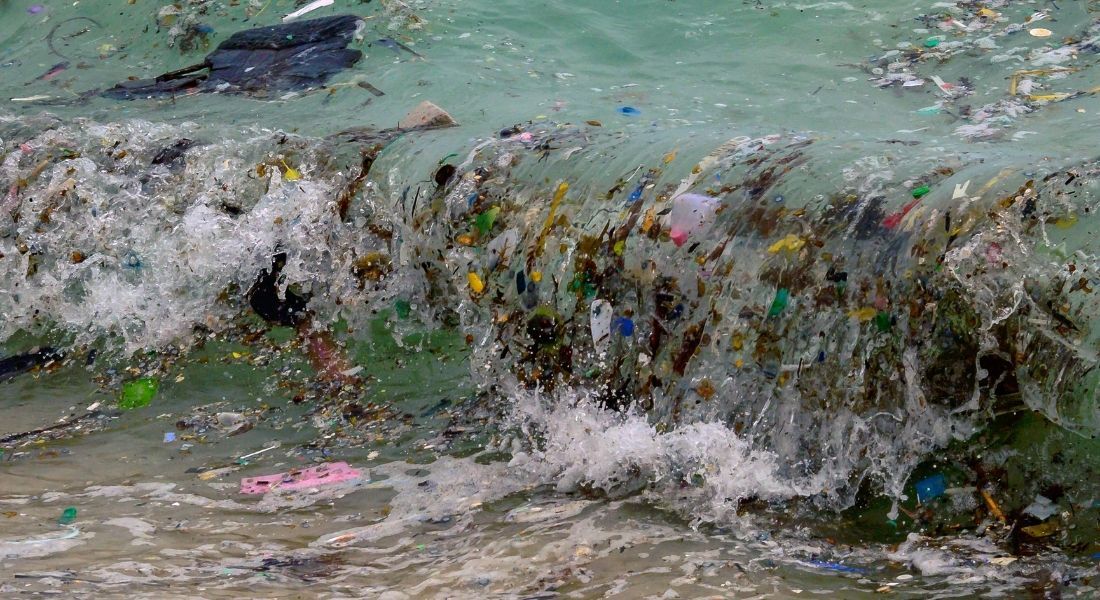 Plástico no mar da Tailândia