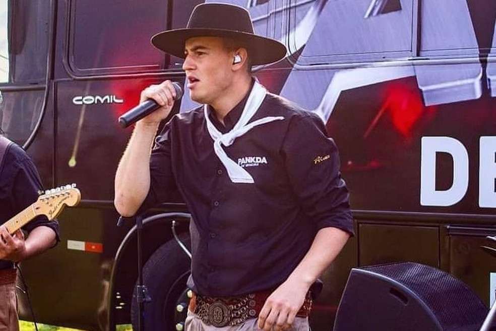 O cantor Luyan Lopes de Aguiar, 24 anos, morreu após receber uma descarga elétrica, no último sábado (12)