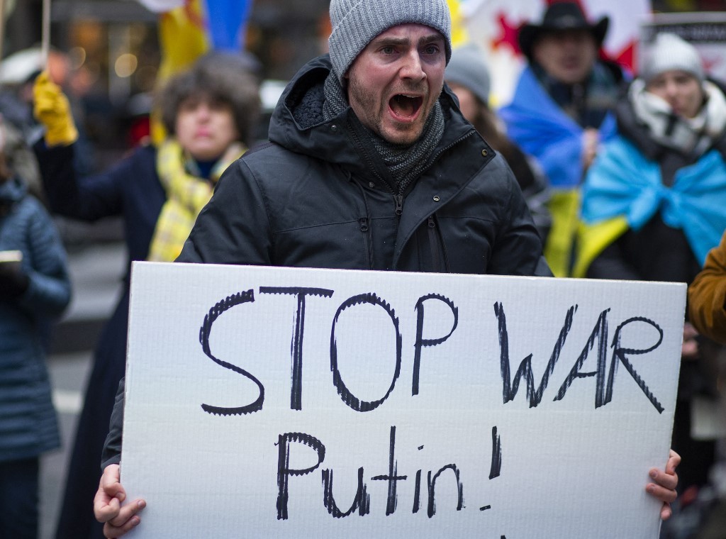 Protesto em Nova York, nos EUA, contra a guerra Ucrânia x Rússia