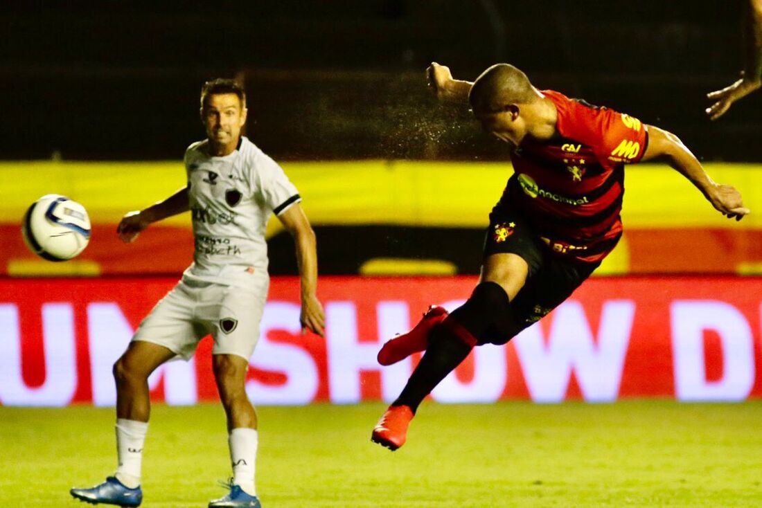 Rodrigão, atacante do Sport