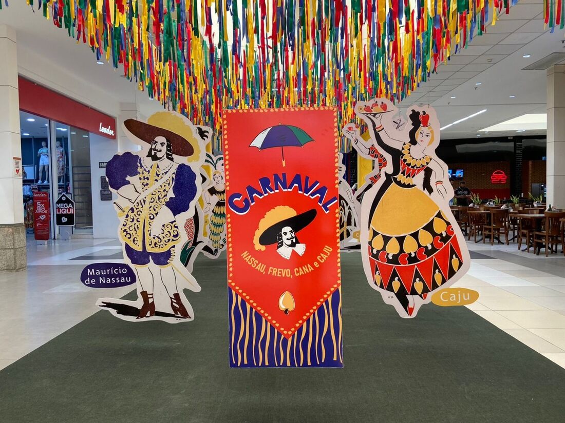 Decoração de Carnaval do Shopping Guararapes