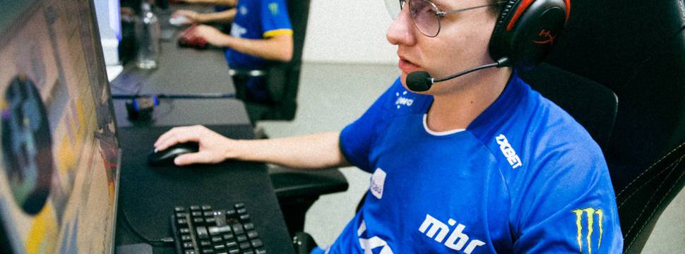 Time brasileiro de CS:GO, MIBR fazia um bootcamp na Polônia quando a ofensiva russa começou