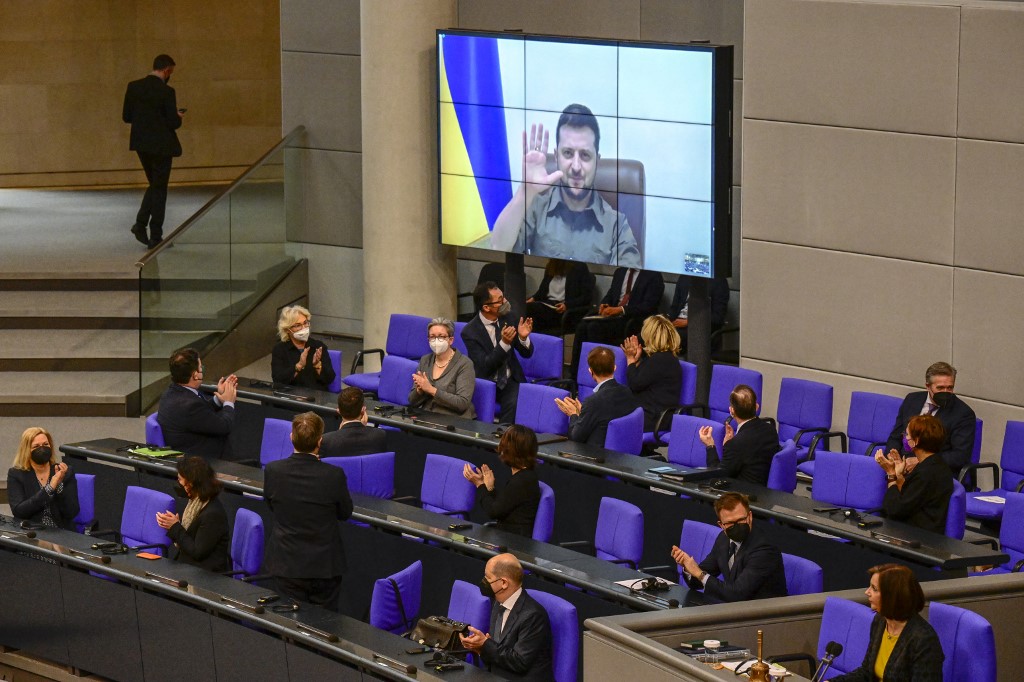 Presidente ucraniano falou com o parlamento alemão