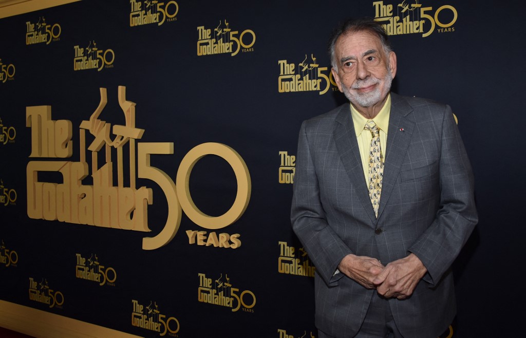 Foto de arquivo tirada em 22 de fevereiro de 2022, o diretor americano Francis Ford Coppola chega para o evento de exibição de estreia do 50&ordm; aniversário de "O Poderoso Chefão" no Paramount Theatre em Hollywood, Califórnia