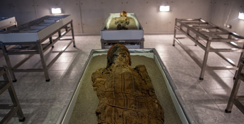 Múmias da cultura Chinchorro são exibidas no museu arqueológico San Miguel de Azapa em Camarones, Arica, Chile, em 24 de março de 2022