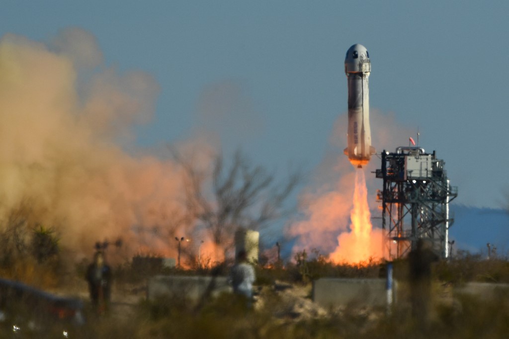 companhia Blue Origin realizou com sucesso, nesta quinta-feira (31), seu quarto voo espacial tripulado