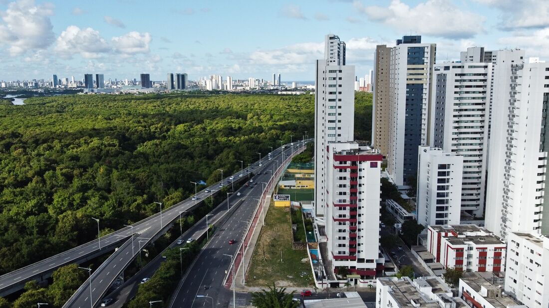 A política e a economia precisam estar alinhadas para desenvolvimento dos setores 